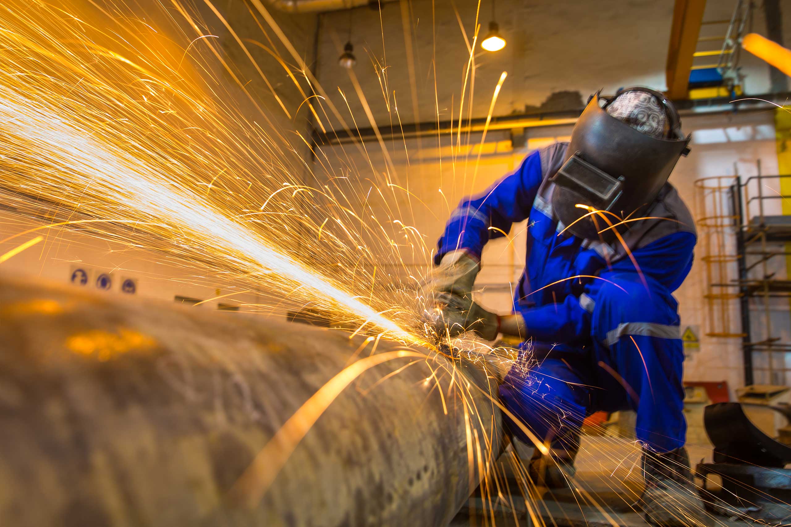 تصویر کارکنان شرکت مبین انرژی